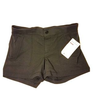 Athleta Trekki Short 4"